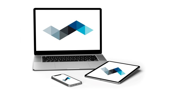 Imagen de celular, tablet y laptop